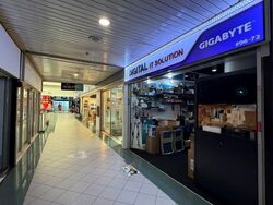 Sim Lim Square (D7), Retail #595597121
